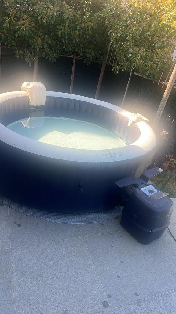 Jacuzzi intex 6 personen, Tuin en Terras, Waterpartijen en Fonteinen, Zo goed als nieuw, Ophalen of Verzenden