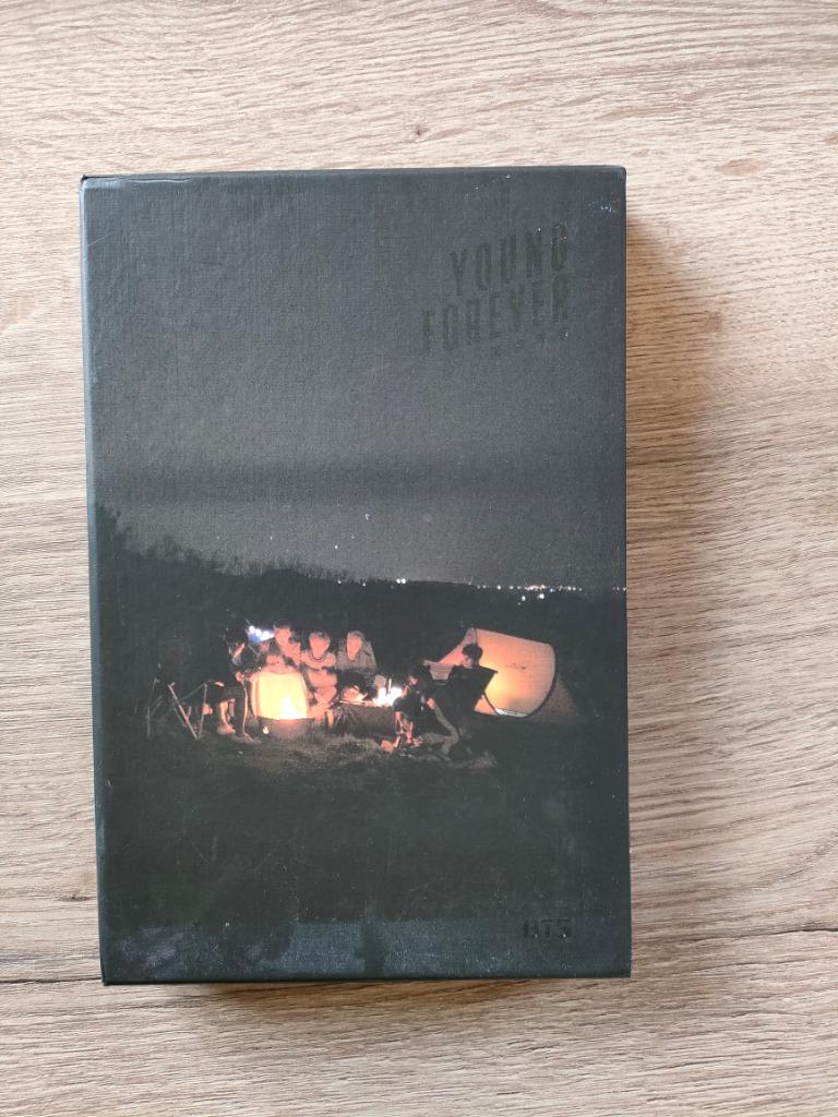 BTS album 'young forever' (night edition), Ophalen of Verzenden, Gebruikt
