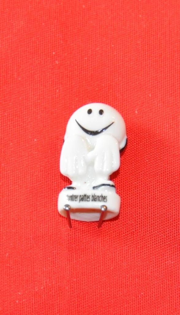 feve en porcelaine smiley montrer pates blanches, Enlèvement ou Envoi, Comme neuf, Autres types