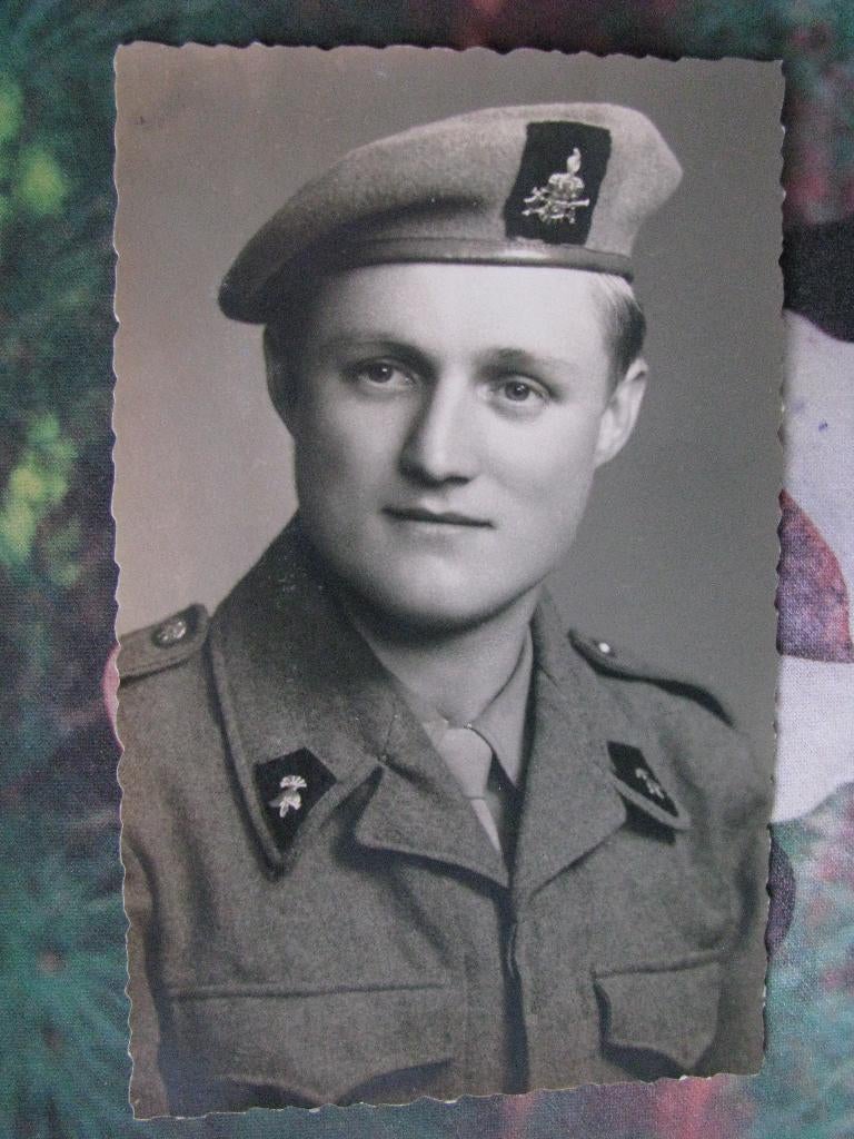 Portrait vintage de l'armée militaire belge 1952, Collections, Photos & Gravures, Enlèvement ou Envoi, Photo, Comme neuf, 1940 à 1960
