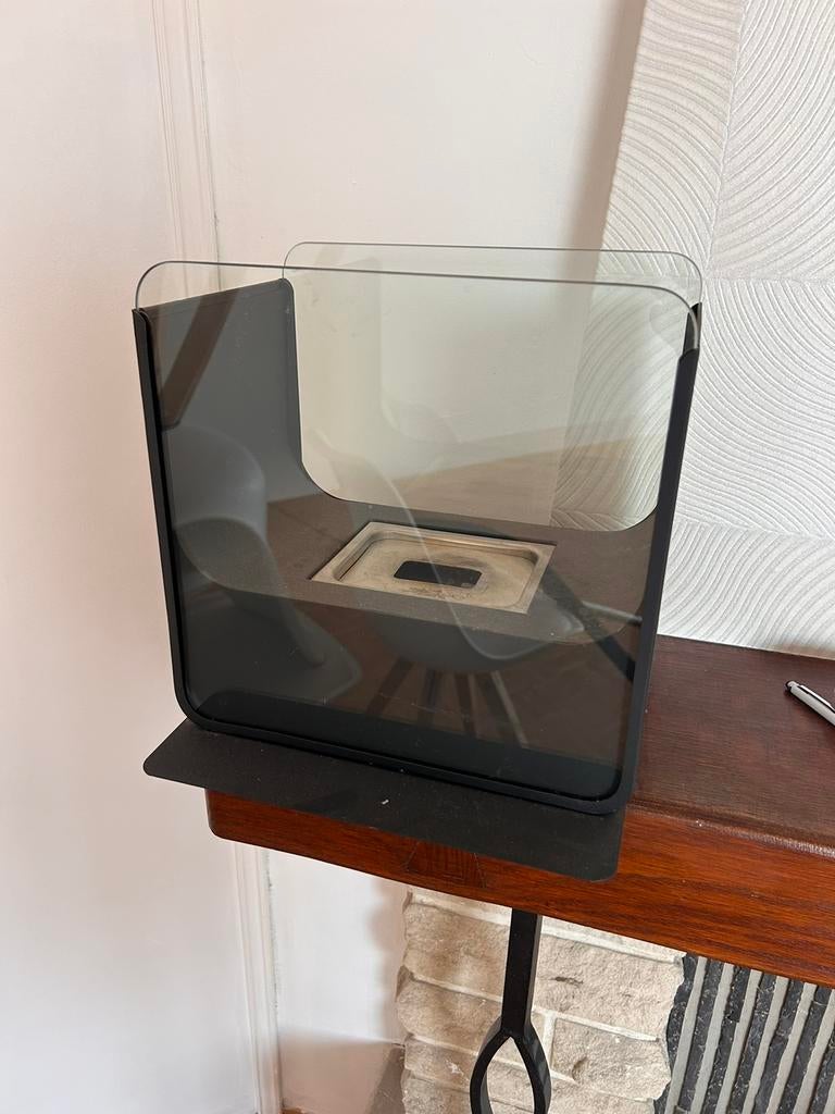 feu de table, Zo goed als nieuw