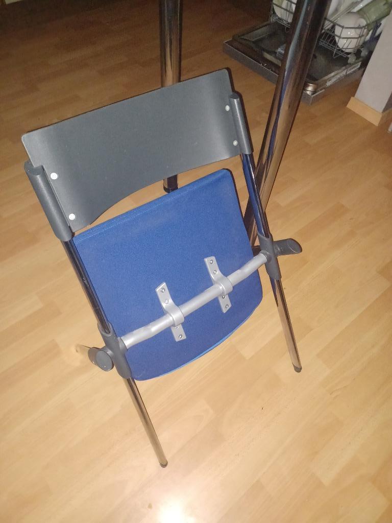 2 inklapbare conferentiestoelen te koop als nieuw!, Ophalen, Twee, Blauw, Zo goed als nieuw