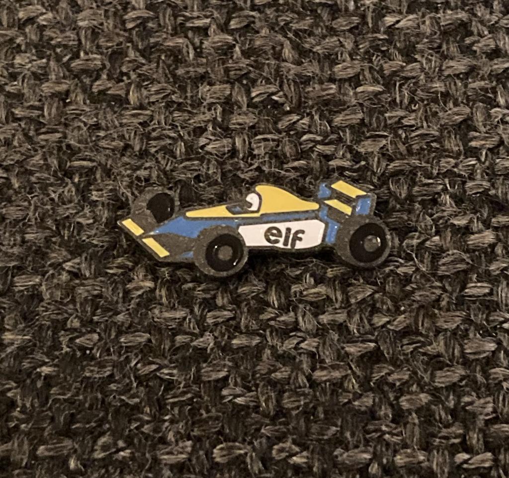 PIN - ELF - FORMULE 1 - F1 - RACING CAR, Verzenden, Gebruikt, Sport, Speldje of Pin