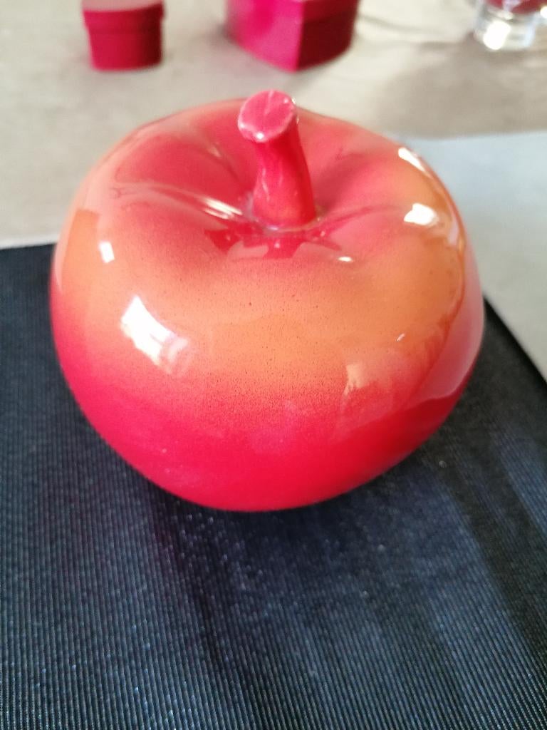 Decoratieve stenen appel, Ophalen, Nieuw