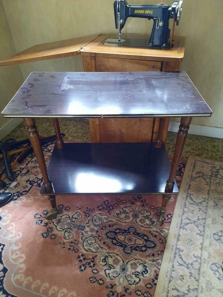 Meuble TV vintage en bois à roulettes ! 30 euros., Enlèvement, Utilisé, Bois, Vintage