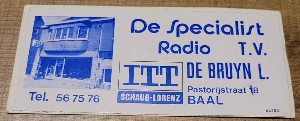 Oude sticker: De Specialist, radio-tv: De Bruyn, Baal, Verzamelen, Ophalen of Verzenden, Gebruikt, Winkel of Supermarkt