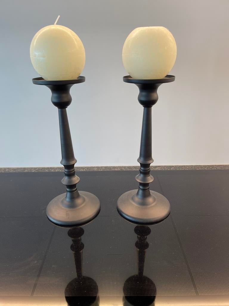 2 metalen kaarshouders, Ophalen