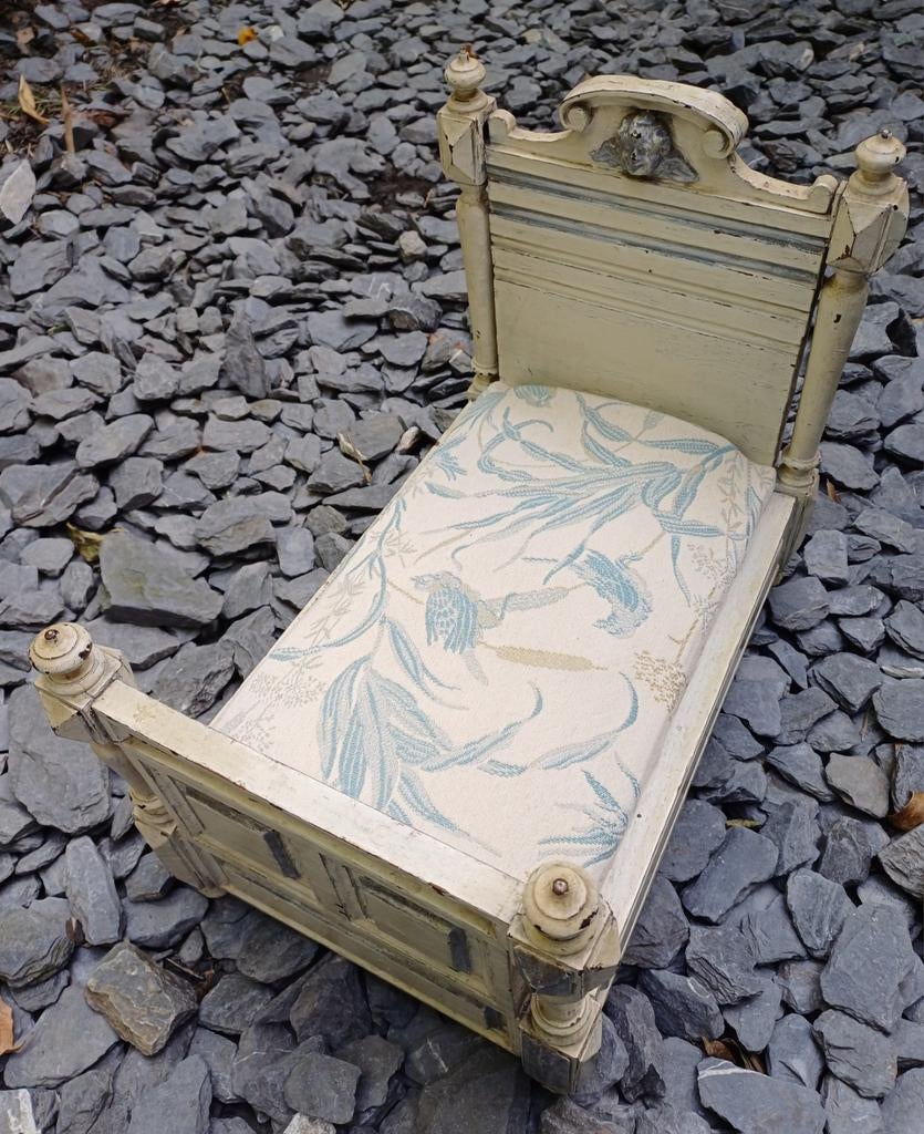 lit de poupée du XIXe siècle, Enlèvement ou Envoi, Comme neuf