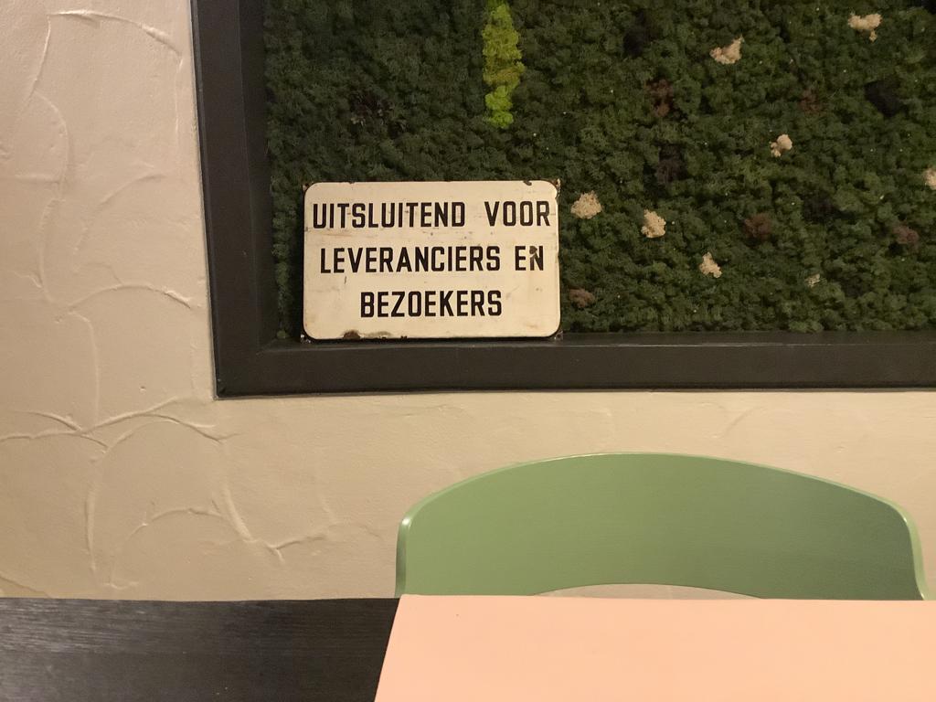 Emaille bord jaren 60/70, Ophalen
