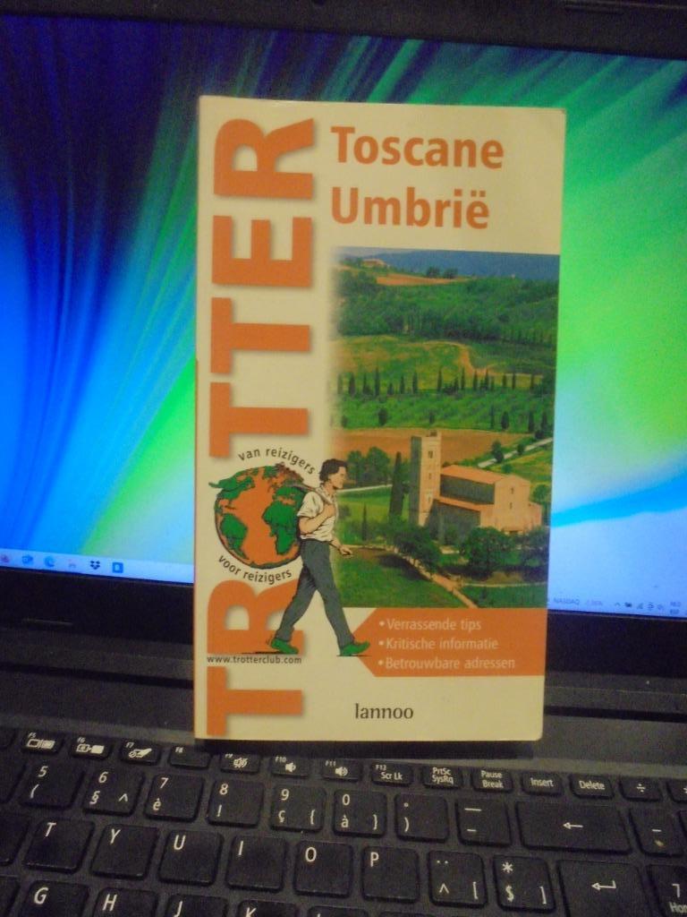 Toscane - Umbrië, Ophalen of Verzenden, Zo goed als nieuw, Reisgids of -boek
