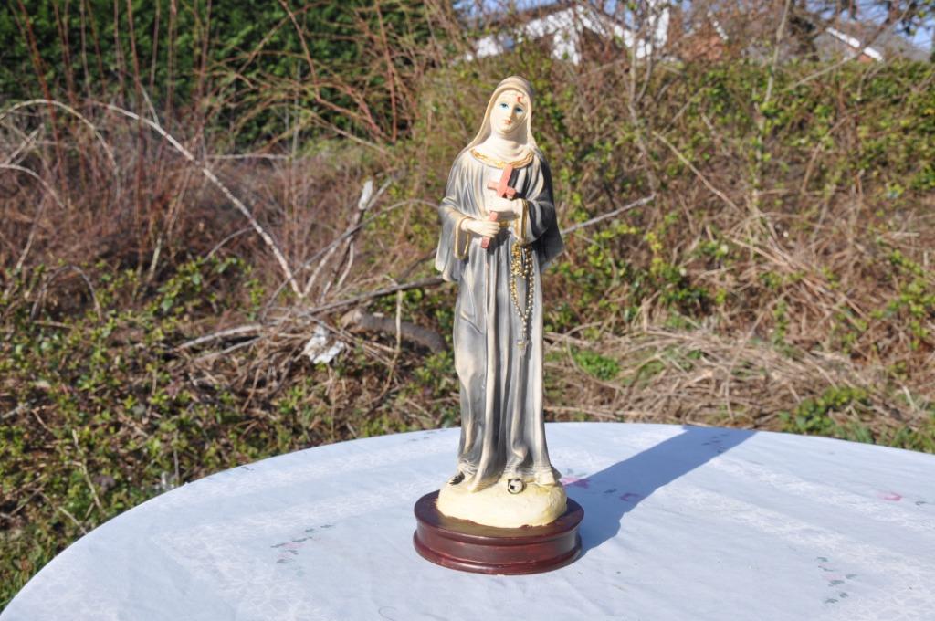 sainte rita en resine sur socle, Enlèvement ou Envoi