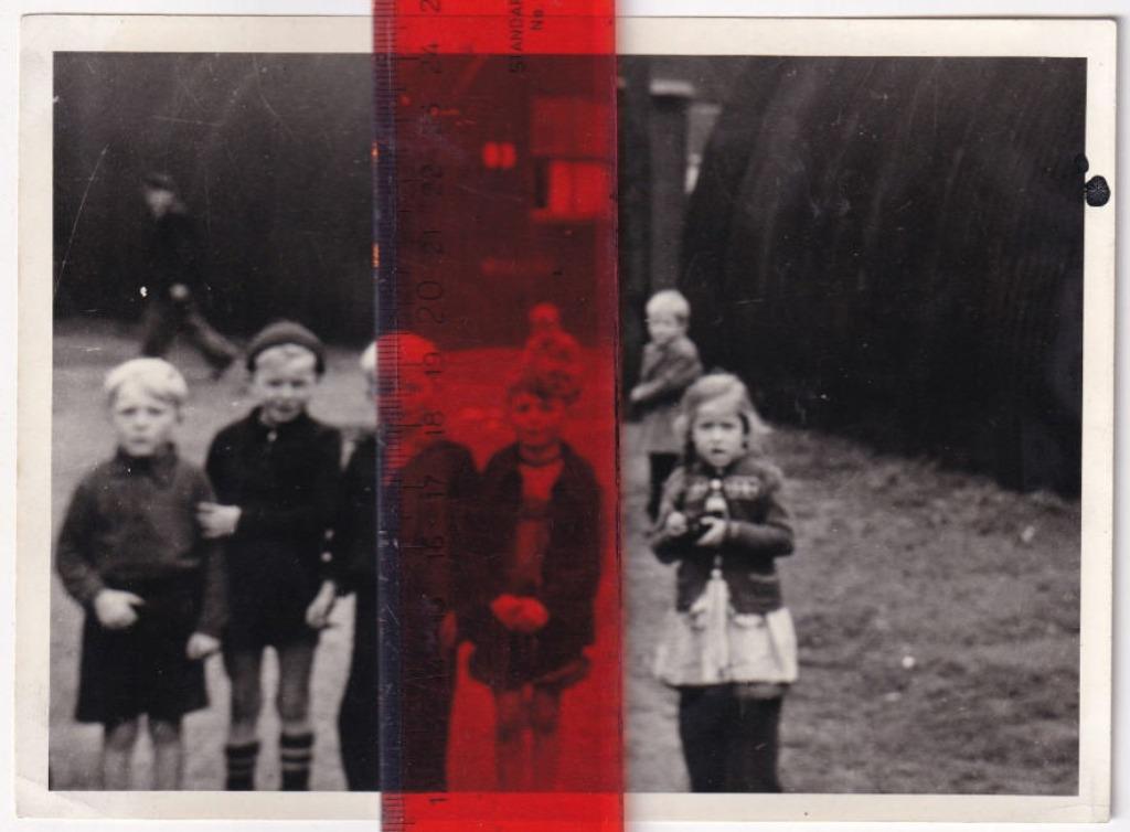 PERSFOTO -1944 (?) - Enfants D.P. dans un camp, Ophalen of Verzenden, Overige soorten, Foto of Poster