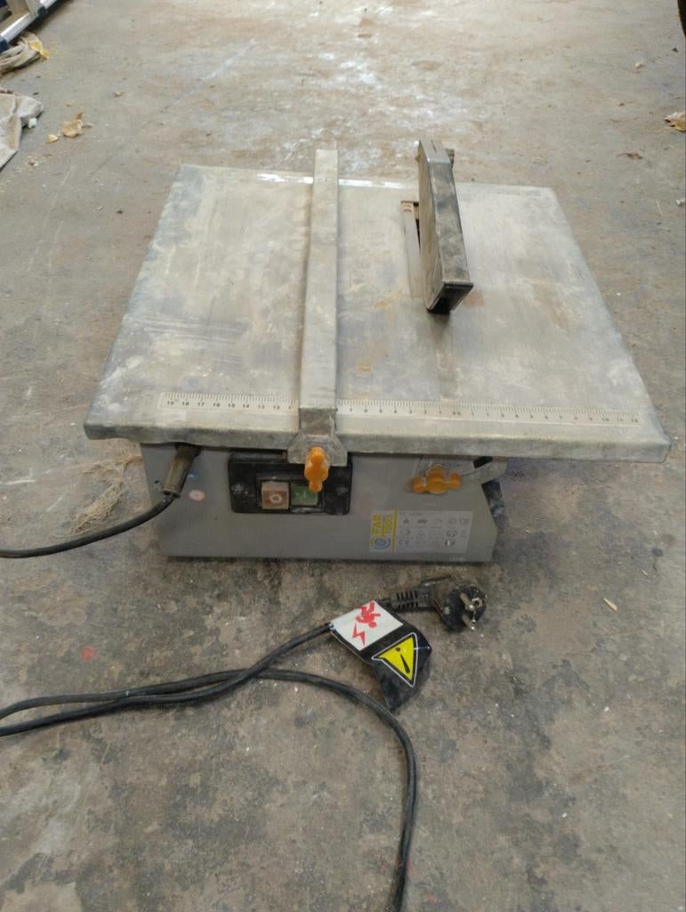 Scie à table pour faïence ou carrelage Far Tools TC180B, Bricolage & Construction, Enlèvement ou Envoi