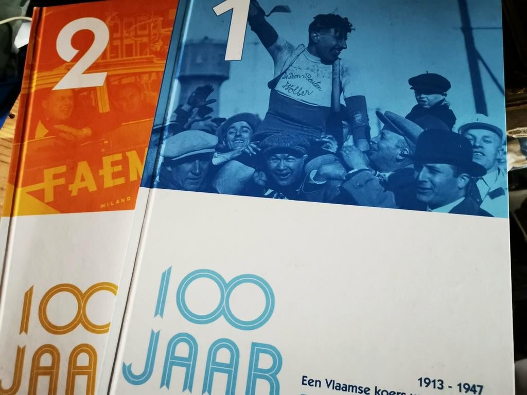 100 jaar ronde van Vlaanderen deel 1 en 2, Livres, Enlèvement ou Envoi, Comme neuf, Sport de ballon