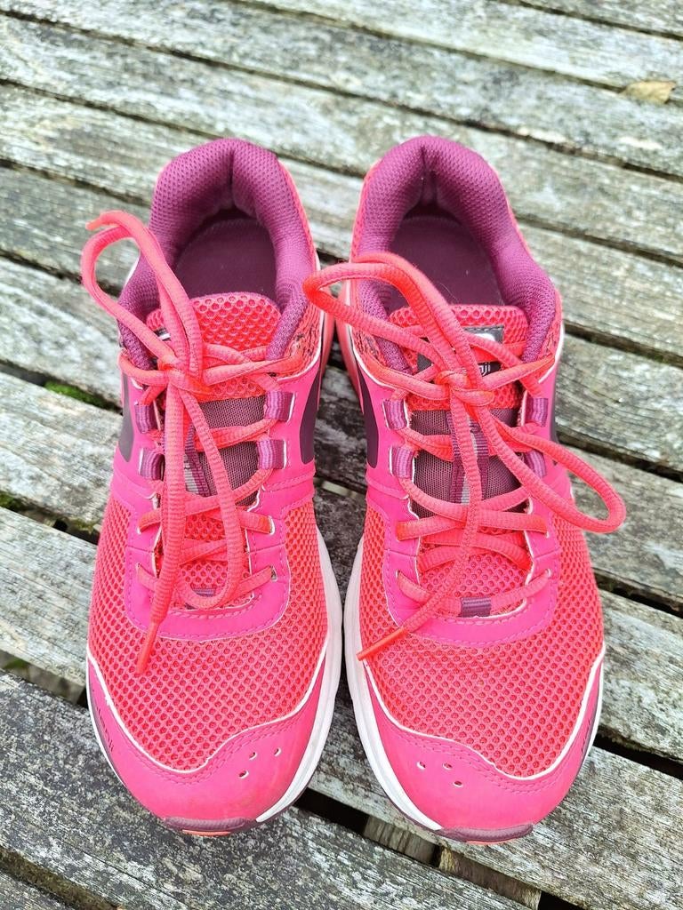 Kalenji P. 38 damessneakers - zo goed als nieuw, Sport en Fitness, Overige merken, Hardloopschoenen, Ophalen of Verzenden, Zo goed als nieuw