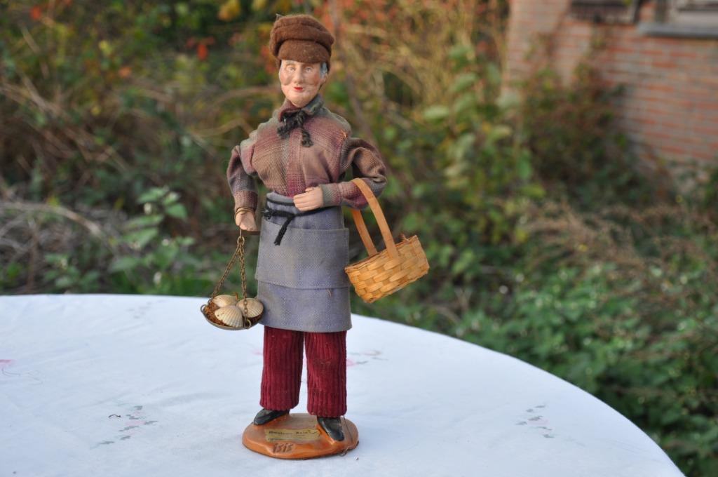 santon de Provence marchand de coquillage  (7), Ophalen of Verzenden, Gebruikt, Mens