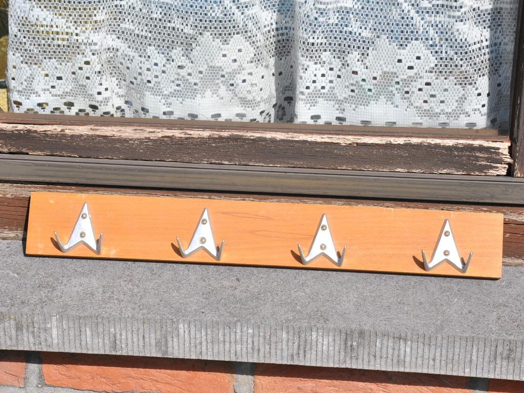 porte manteau 4 crochets double triangulaire, Enlèvement ou Envoi, Comme neuf, Bois, Portemanteau mural