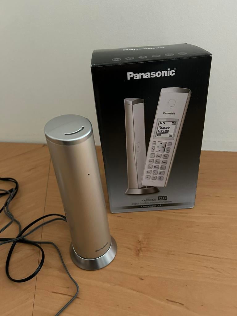 Panasonic design telefoon nieuw in doos gratis verzending, Telecommunicatie, Vaste telefoons | Handsets en Draadloos, Ophalen