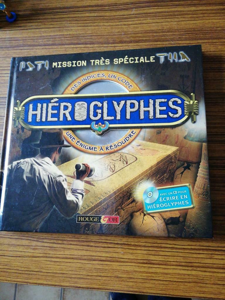Hieroglyphes. Livre +CD., Livres, Enlèvement ou Envoi, Comme neuf