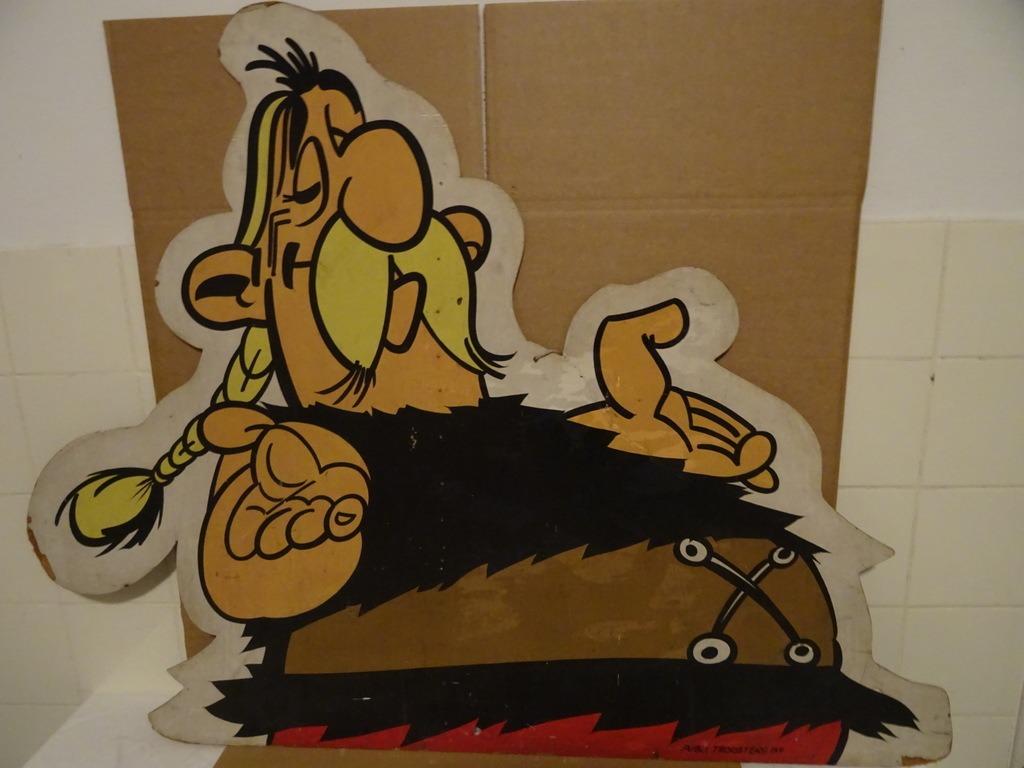 Vintage bord Asterix Obelix Kostunrix reclamebord vishandel, Verzenden, Asterix en Obelix, Gebruikt, Overige typen