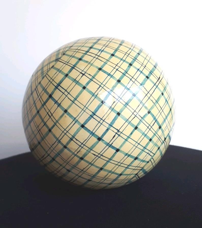 Oude handgeschilderde decoratieve bol papier maché, Ophalen of Verzenden