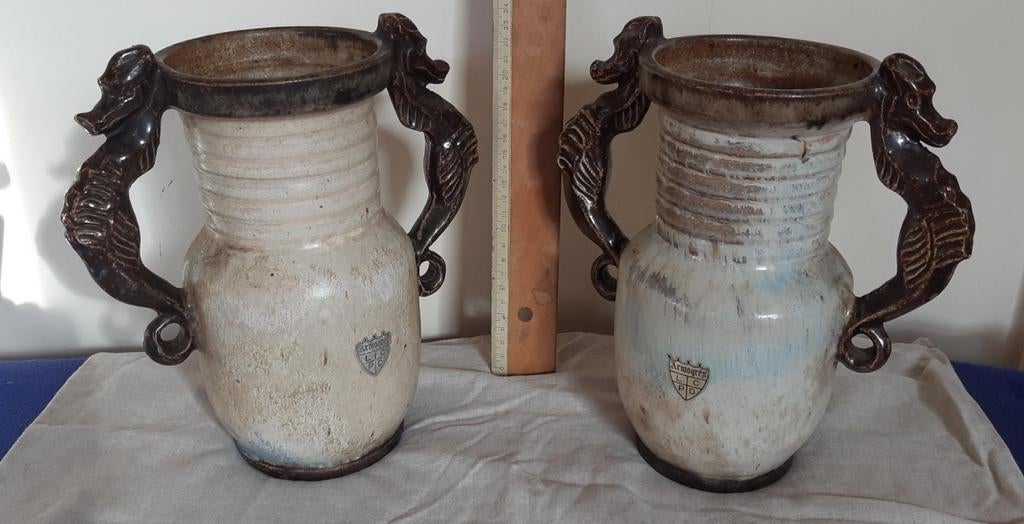 Paire de vases armogrès belgique : motif hippocampe, Enlèvement ou Envoi, Comme neuf
