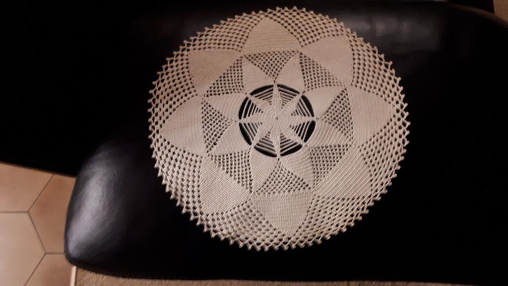 Gehaakte onderlegger diameter 32 cm (6), Hobby en Vrije tijd, Ophalen of Verzenden, Nieuw, Haken