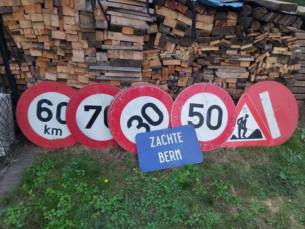 Panneaux de signalisation, Enlèvement
