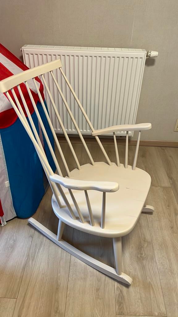 Houten schommelstoel wit, Enfants & Bébés, Chambre d'enfant | Tables & Chaises, Enlèvement, Utilisé