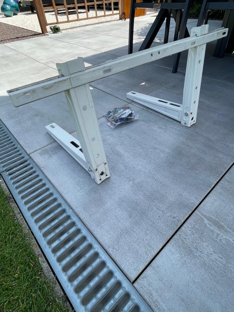 Muurbeugel, Doe-het-zelf en Bouw, Ophalen, Zo goed als nieuw, Ventilator