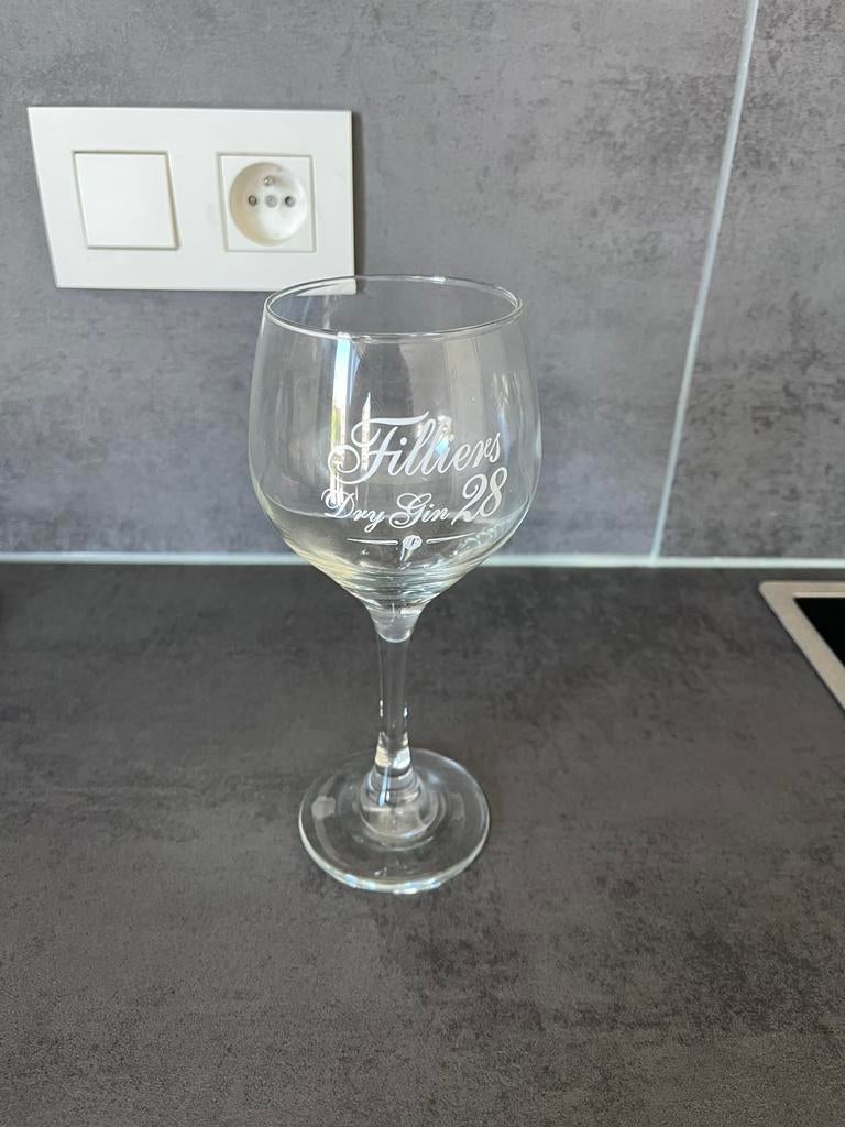 Glas Filliers Dry Gin 28, Verzamelen, Ophalen, Zo goed als nieuw
