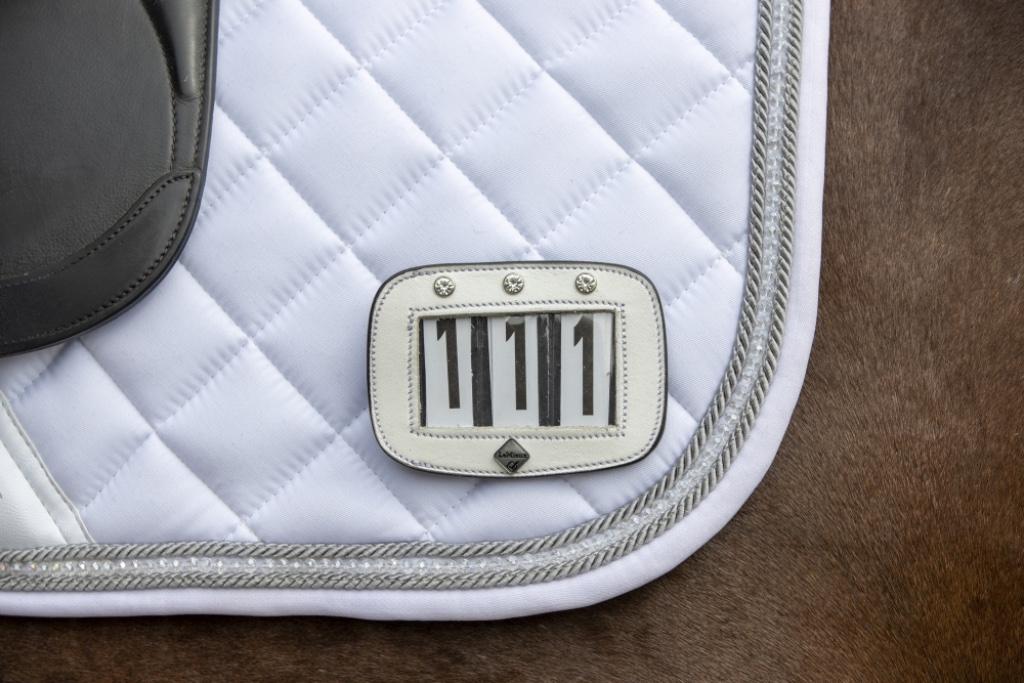 LeMieux Wedstrijd nummer houder wit diamant Sale!, Enlèvement ou Envoi, Neuf
