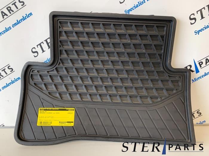 Kit tapis d'un Mercedes C-Klasse, 3 mois de garantie, Utilisé, -, -
