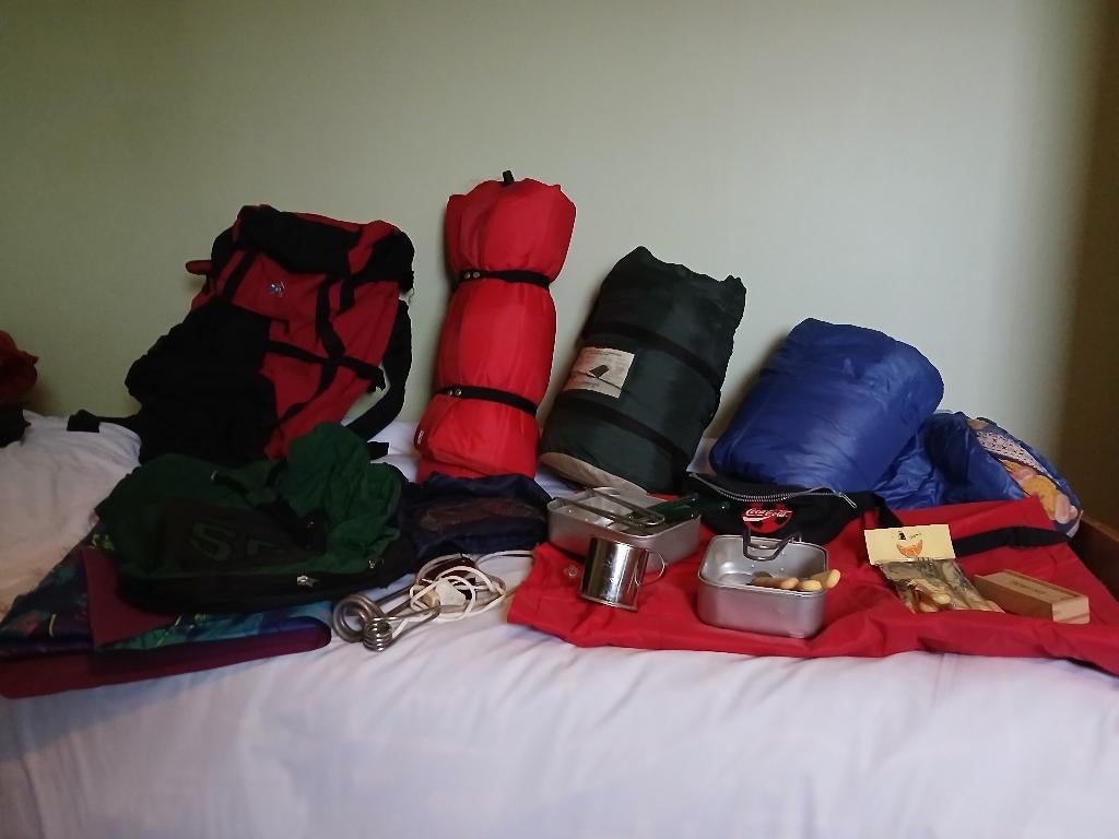 Materiaal voor op kamp -slaapzak-trekkingsrugzak..., Ophalen, Zo goed als nieuw