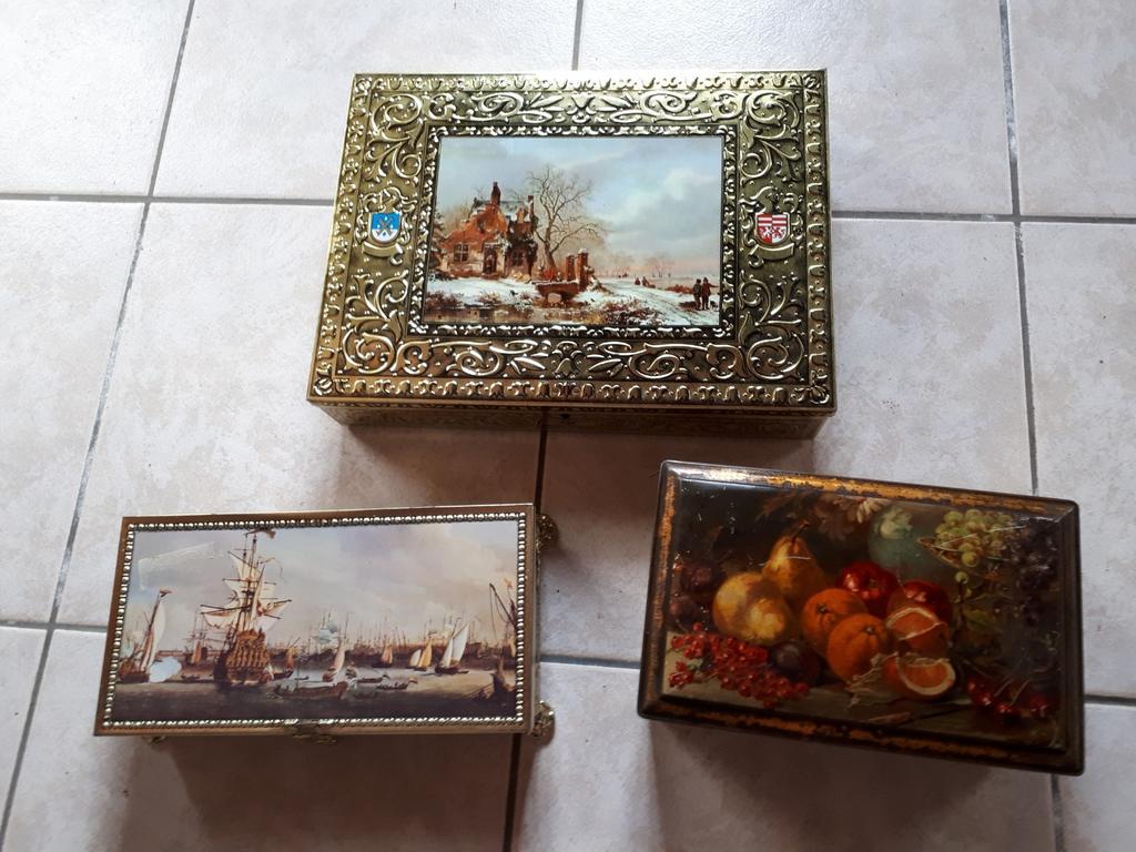 3 oude blikken dozen waarvan 1 met hangslot en sleuteltjes, Ophalen of Verzenden, Gebruikt