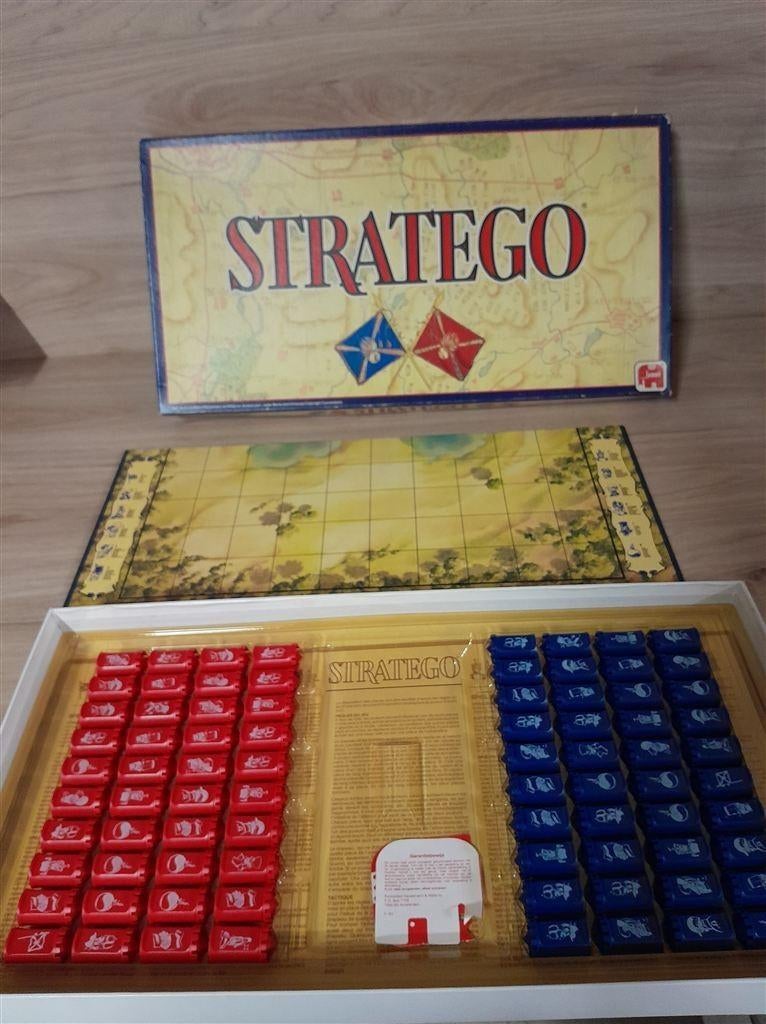 Stratego vlaggen op doos - s1385, Hobby en Vrije tijd, Verzenden, Zo goed als nieuw