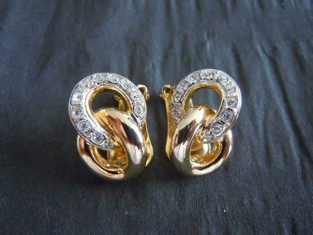 Vintage prachtige oorbellen goudkleurig met strass clips, Overige materialen, Ophalen of Verzenden, Zo goed als nieuw, Goud