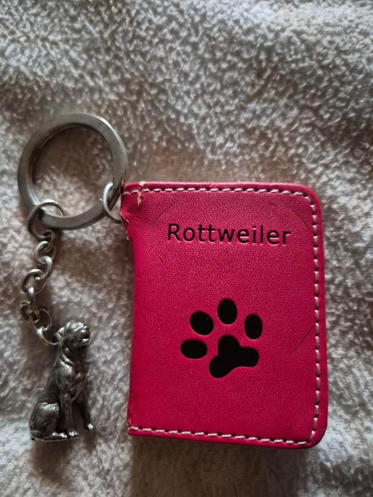 Allerlei verschillende rottweiler sleutelhangers, Ophalen of Verzenden, Zo goed als nieuw
