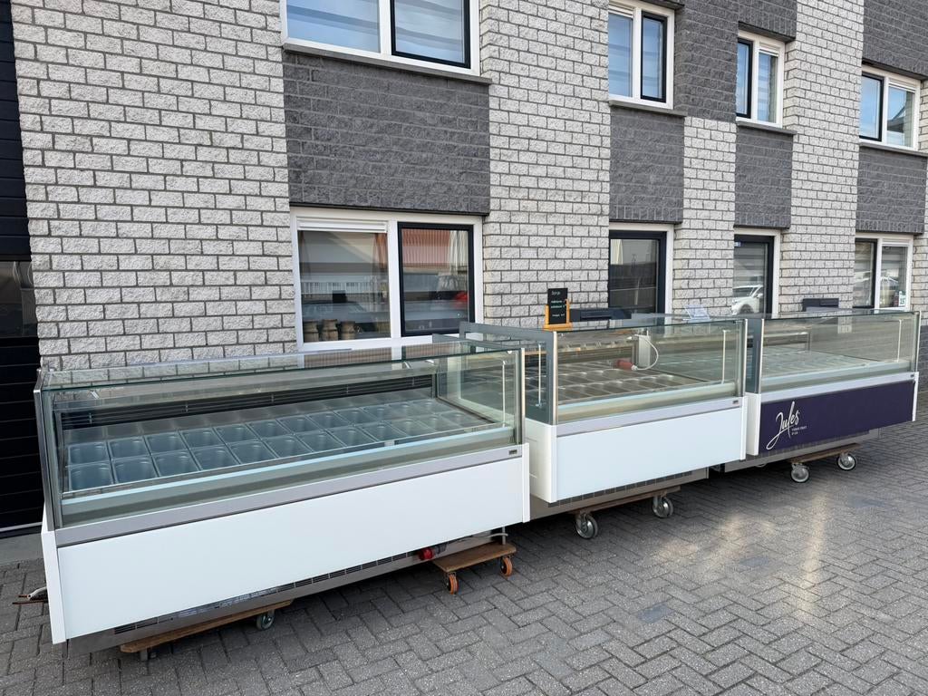 Ijsvitrine ijstoog schepijsvitrine slagroommachine, Ophalen, Zo goed als nieuw
