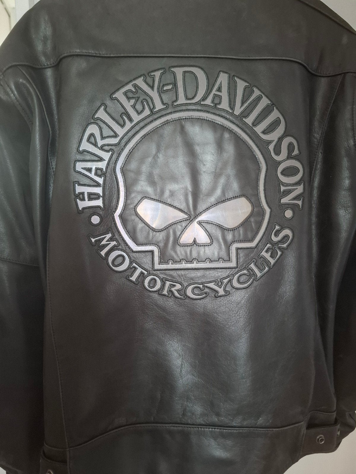 Lederen jas Harley Davidson, Motoren, Ophalen