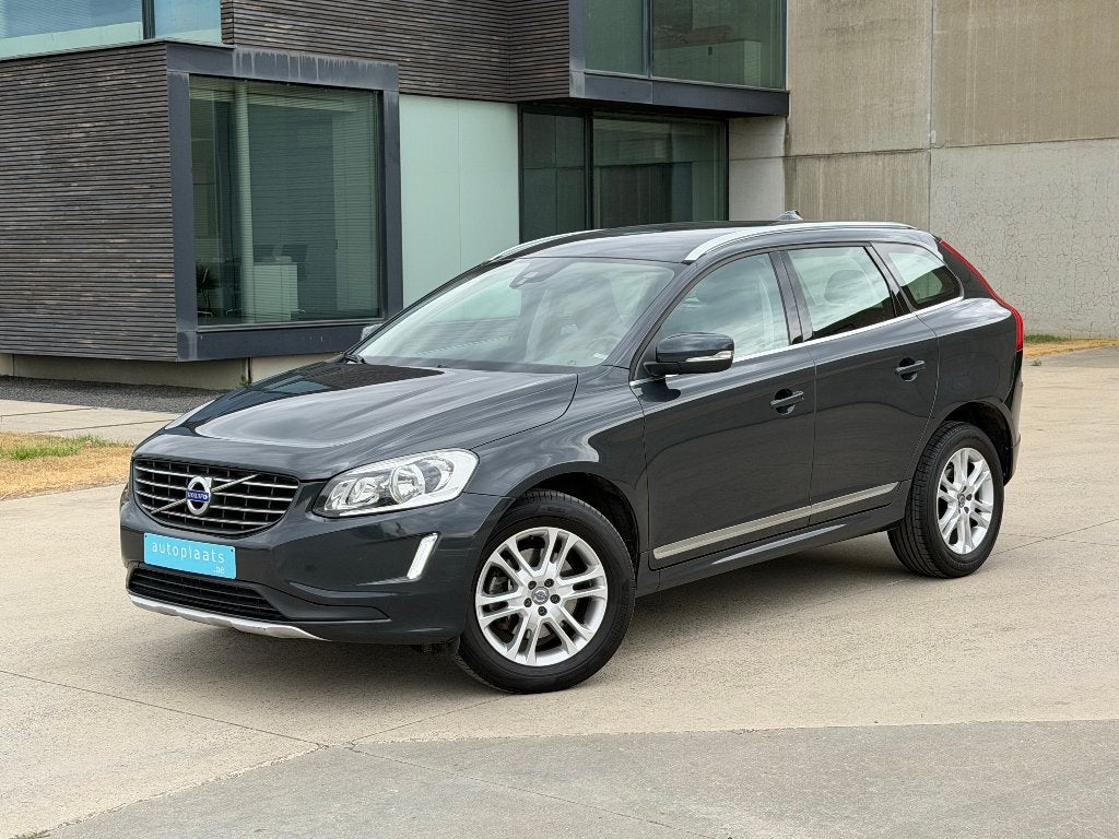 VOLVO XC60 2015 144000km Navi Parkeersensor Eerste eigenaar, Auto's, Volvo, 1969 cc, Leder, Bedrijf, 5 deurs