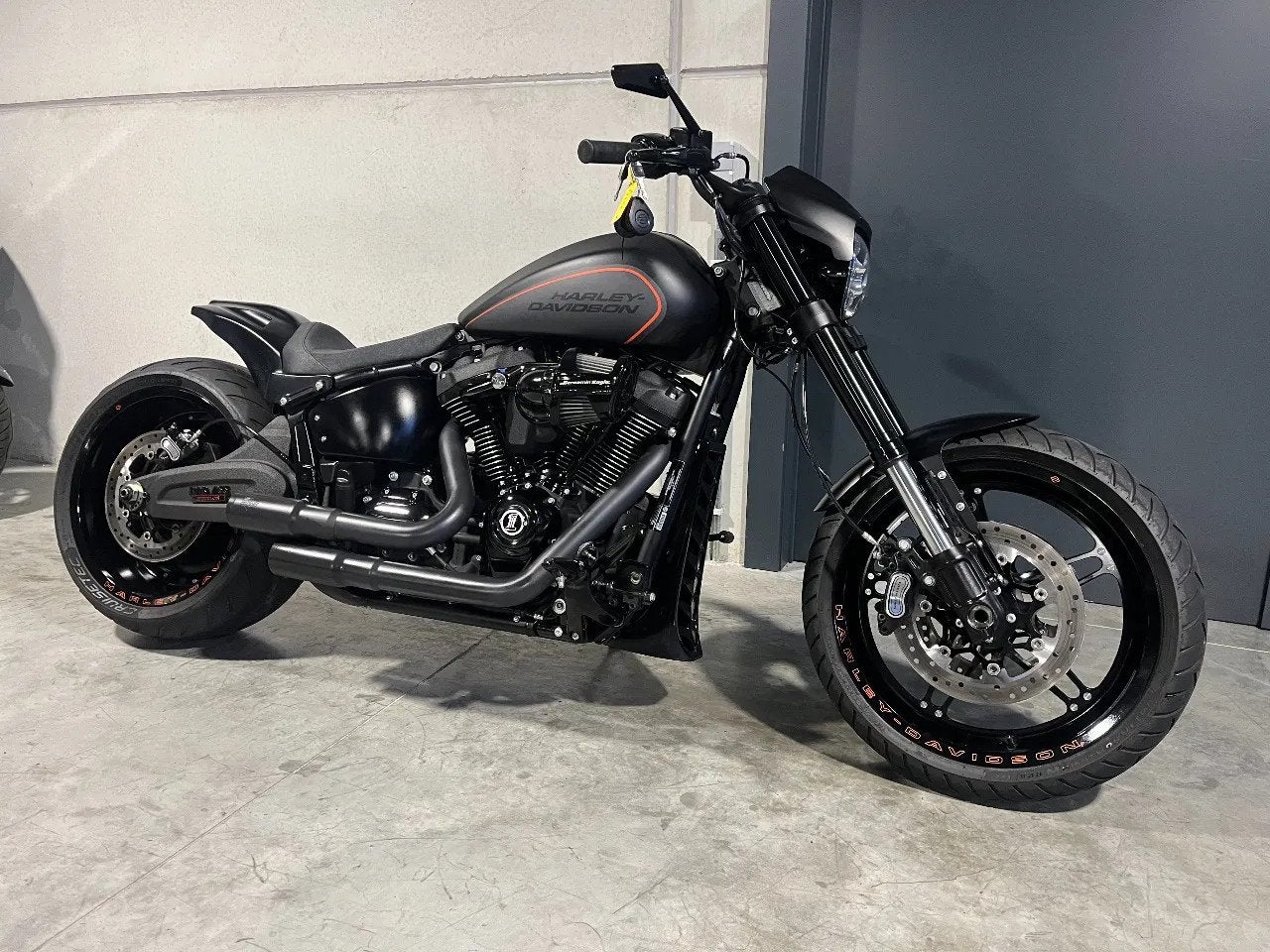 Harley-Davidson FXDR 114 exclusieve versie met air-ride, Motoren, Chopper, Meer dan 35 kW, Gebruikt, Bedrijf