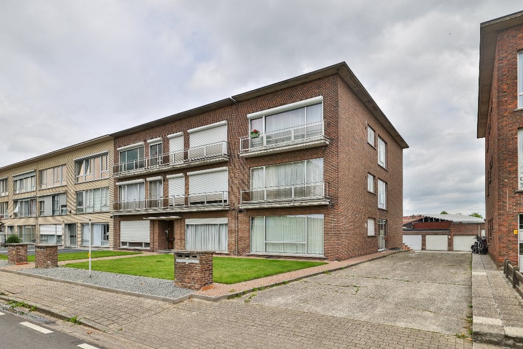 Te renoveren 2 à 3 slpk. app. inclusief garage, Immo, 87 m², 72 UC, Tot 200 m², Boechout
