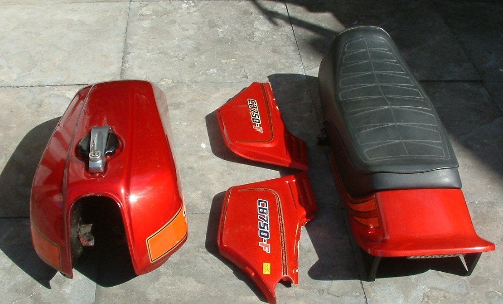 Honda bol dor tank super mooi  zadel en zij kappen, Motos, Pièces | Honda, Enlèvement ou Envoi, Utilisé