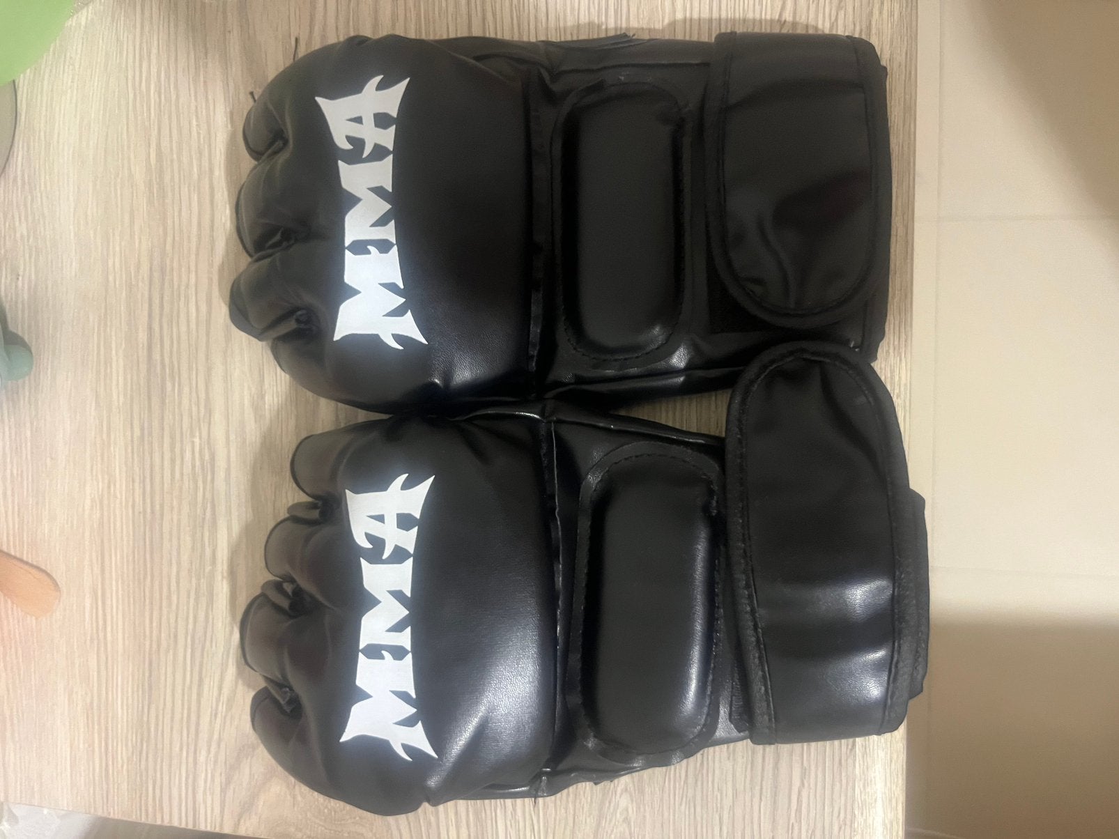 MMA handschoenen (goede staat ), Sport en Fitness, Ophalen, Zo goed als nieuw