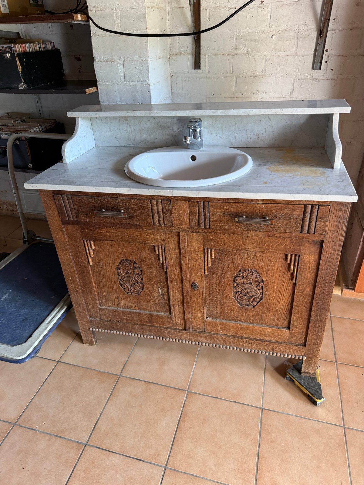 Antieke kast met marmeren blad en lavabo, Ophalen, Zo goed als nieuw