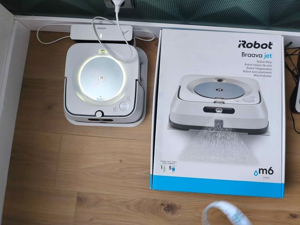 IRobot Braava Jet M6, IRobot, Réservoir, Convient aux sols durs, Enlèvement
