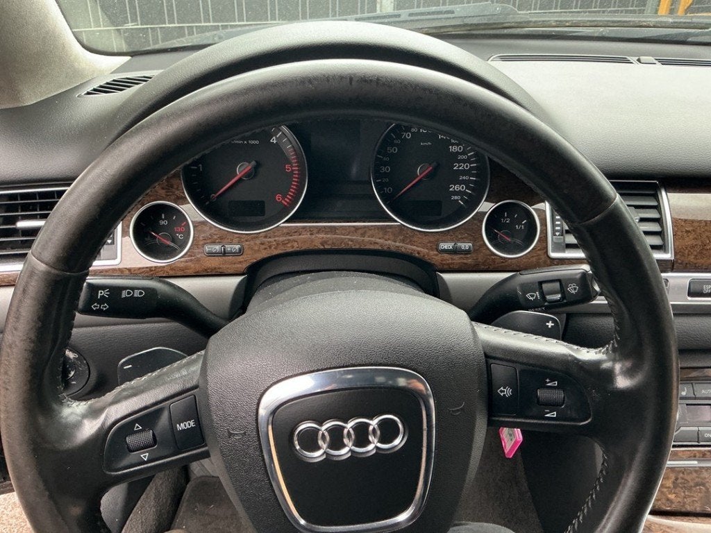 COMBINE COMMODO Audi A8 (D3) (|4E0953513K|4E0953503F|), Auto-Union-Straße  1,
85057  Ingolstadt, DE, Info@audi.de, Audi, Utilisé