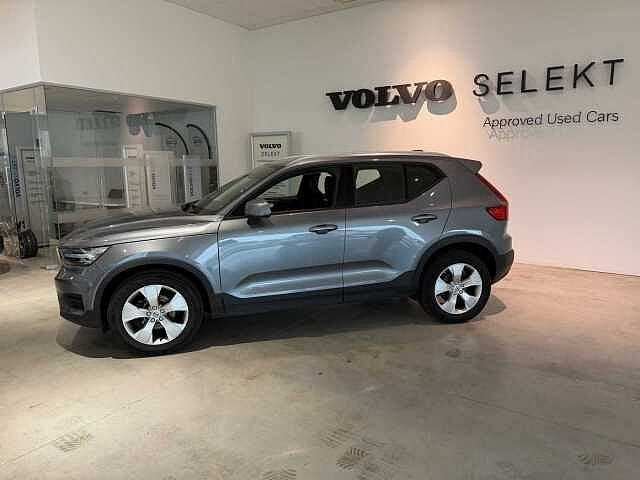 Volvo XC40 T3 Momentum, Autos, Argent ou Gris, Entreprise, Boîte manuelle, 146 g/km