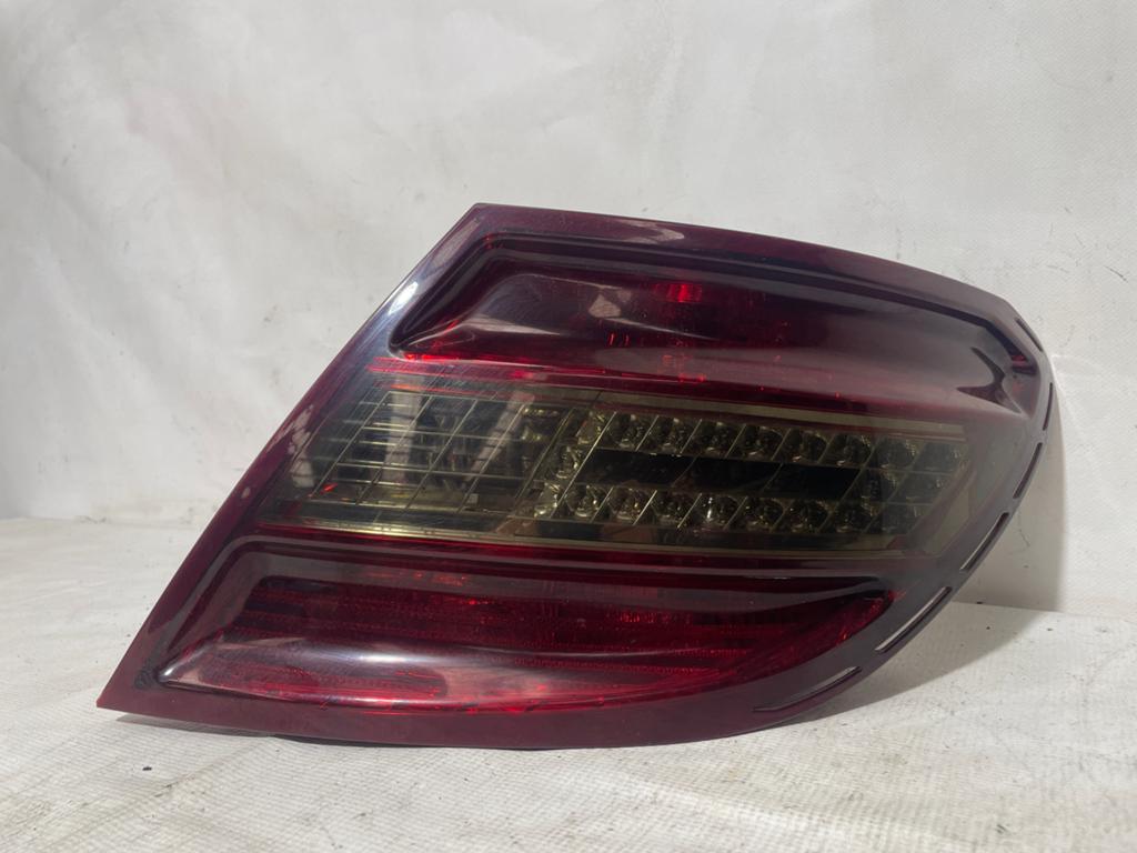 Feu arriere droit MERCEDES CLASSE C W204 204 820 20 64 R, Enlèvement, Utilisé, BMW